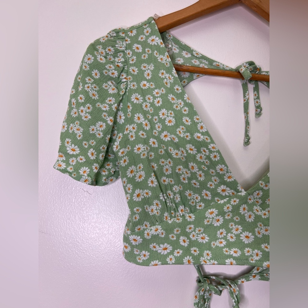 Timing Green Daisy Print Tie Back Crop Top Puff Sleeve Cottagecore Size L - Picture 2 of 9
